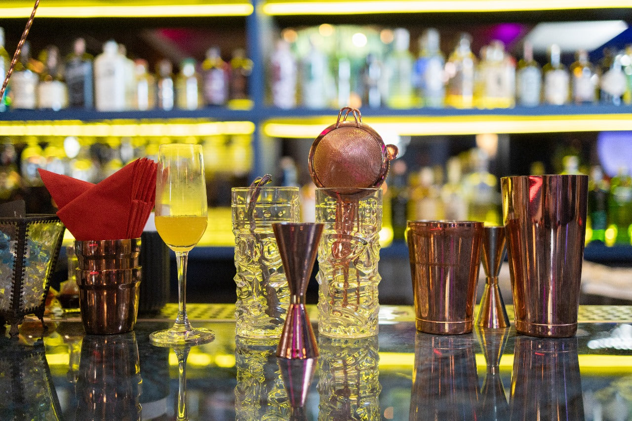 The Beginner’s Guide to Mixing Drinks Like a Bartender