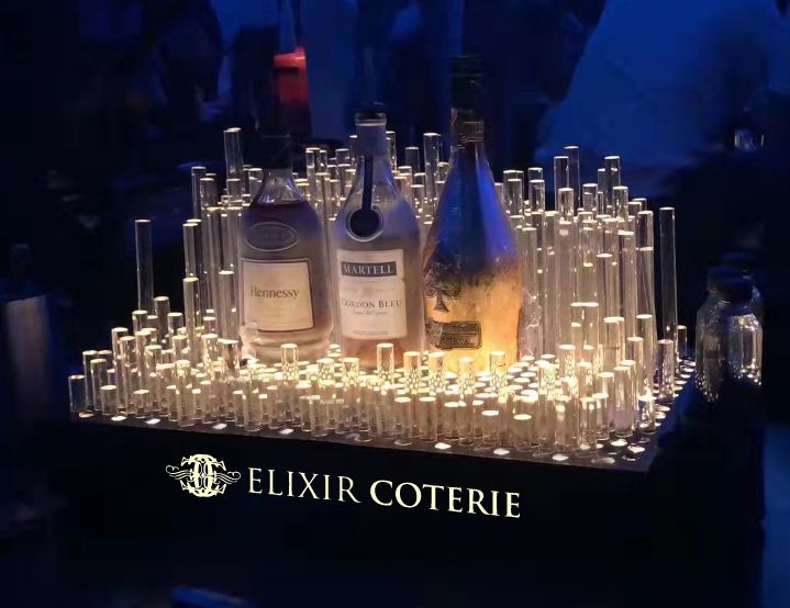 3-Bottle Crystal Display Stand